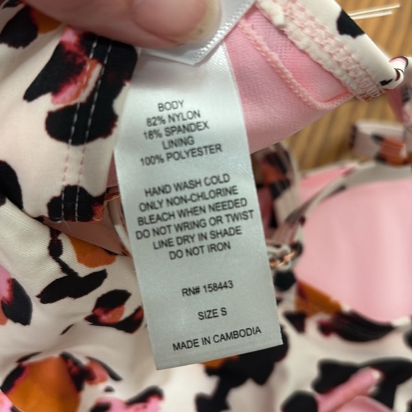 Hula Honey Wild About You Side-Lace One-Piece Swimsuit Juniors small Leopard NWT - Picture 8 of 9